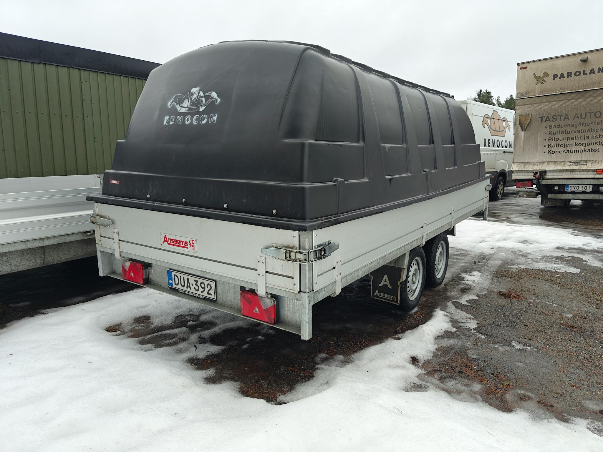 Anssem 45 peräkärry kuomulla