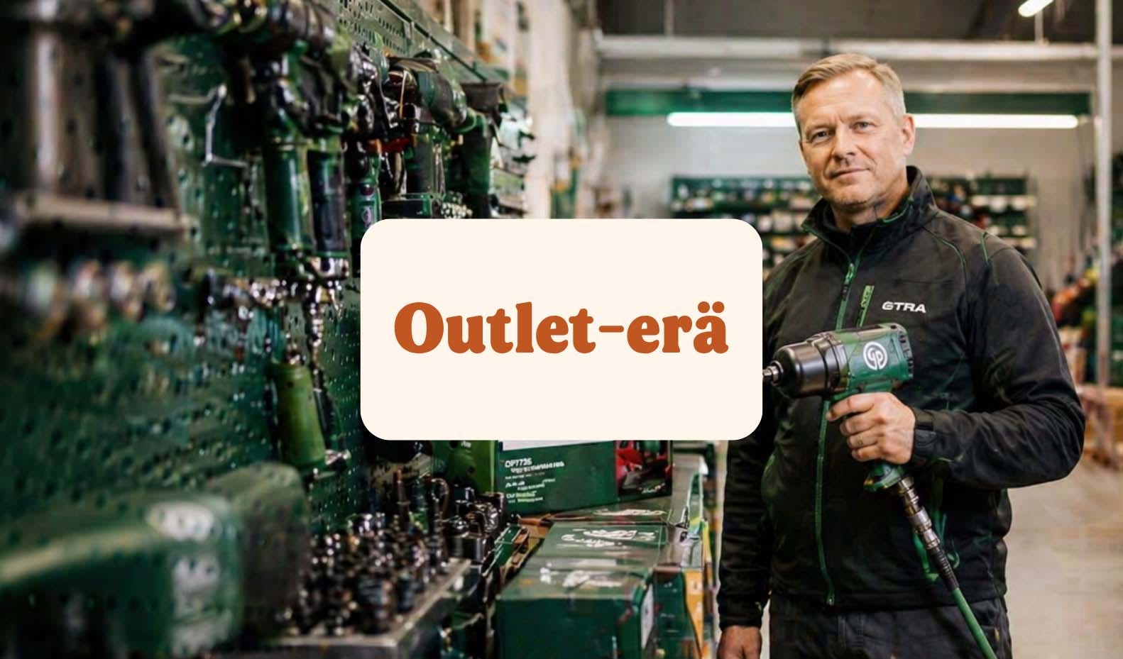 teollisuusmyyjä pitelee paineilmaväännintä myymälässä sisällä