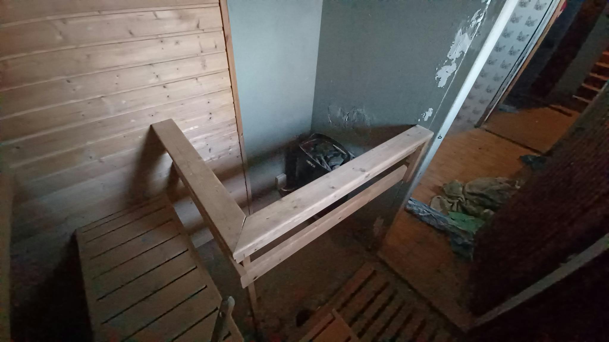 Suojakaide ja sähkökiuas