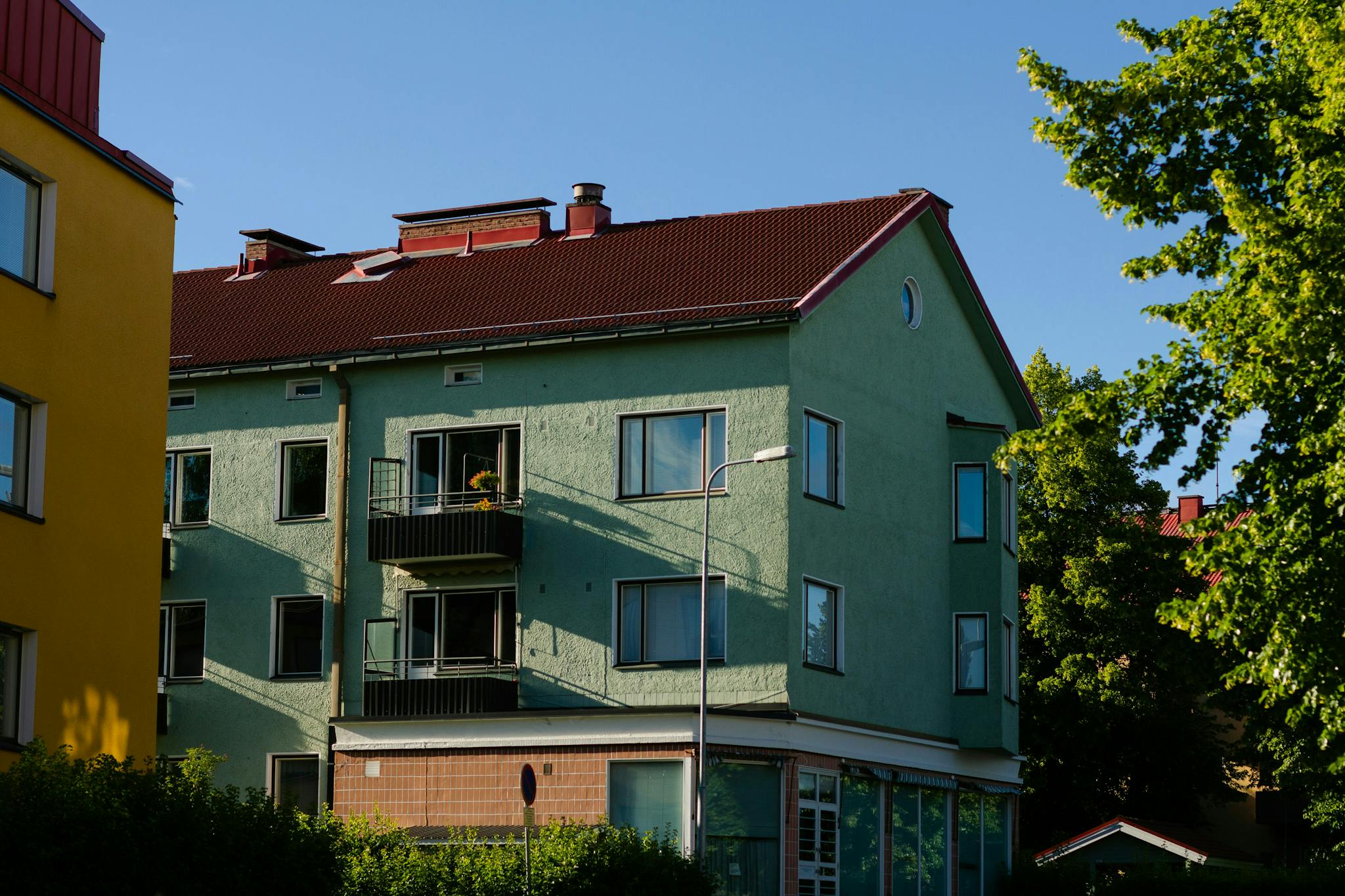 Vihreä kerrostalo